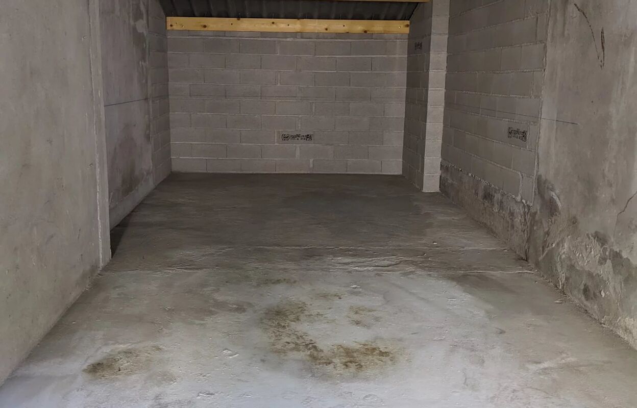 garage  pièces 31 m2 à louer à Le Teil (07400)