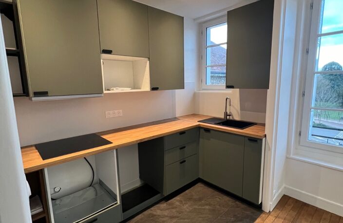 Vente appartement 4 pièces 80 m² Saint-Cyr-l'École (78210) — photo 2