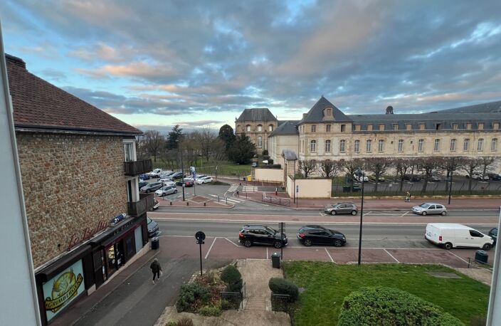 Vente appartement 4 pièces 80 m² Saint-Cyr-l'École (78210) — photo 5