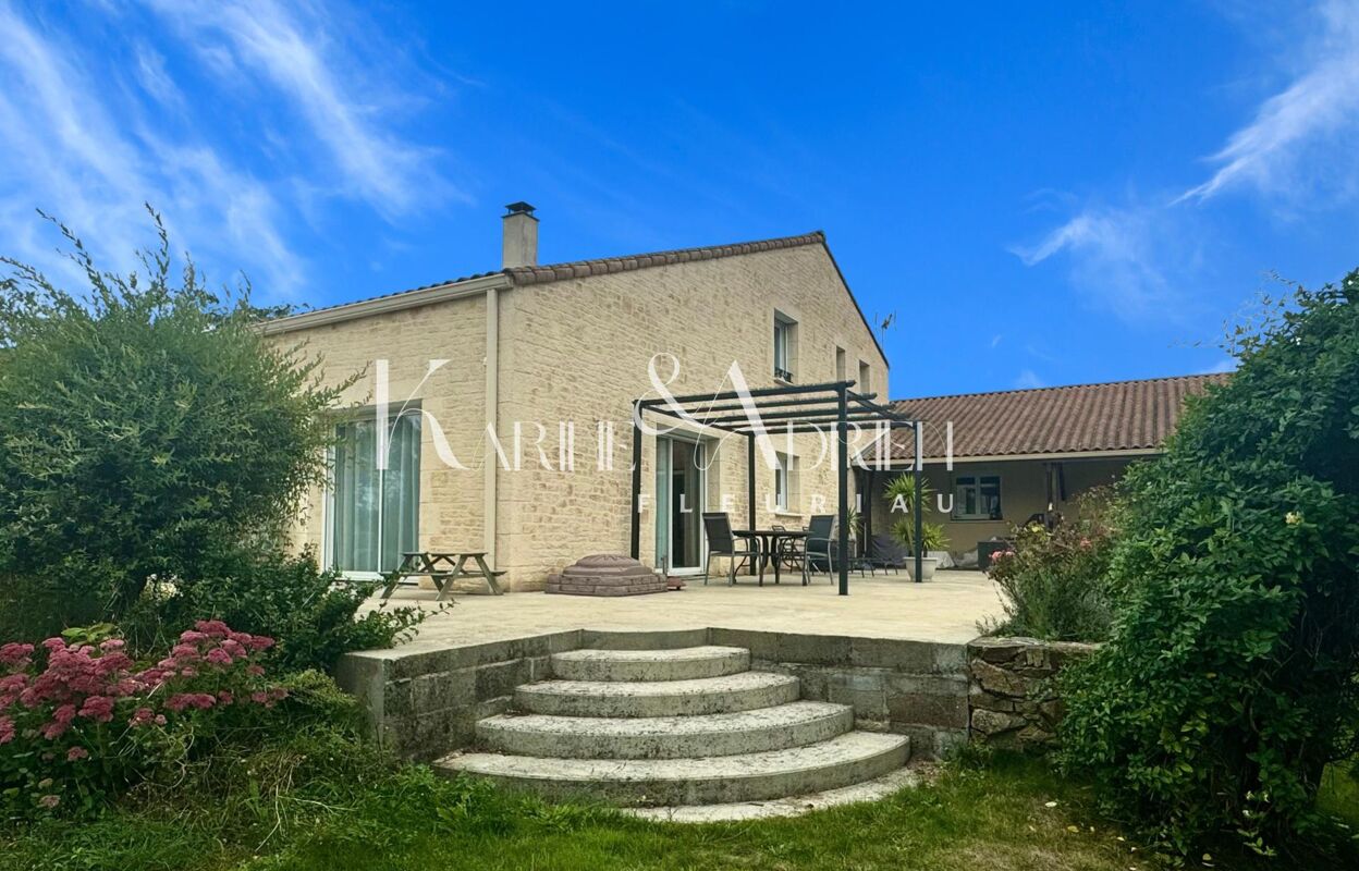 maison 5 pièces 182 m2 à vendre à La Châtaigneraie (85120)