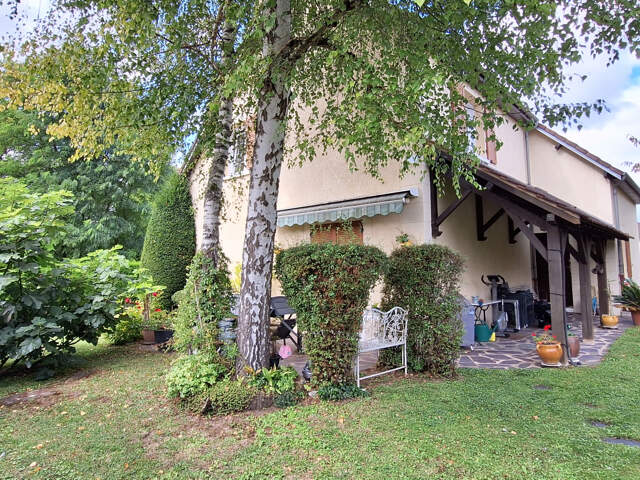 A SENS ,QUARTIER CALME,MAISON 150M2 ENVIRON,4 CHAMBRES,1 BUR — photo du bien