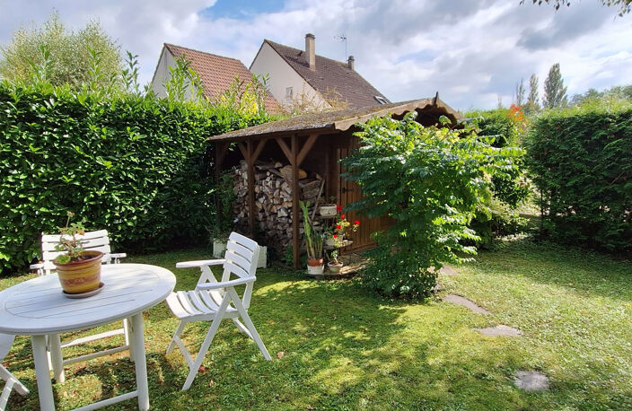 A SENS ,QUARTIER CALME,MAISON 150M2 ENVIRON,4 CHAMBRES,1 BUR — photo 3