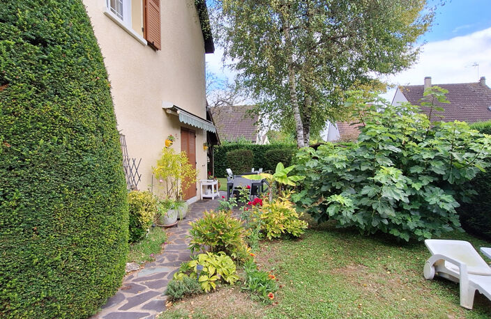 A SENS ,QUARTIER CALME,MAISON 150M2 ENVIRON,4 CHAMBRES,1 BUR — photo 4