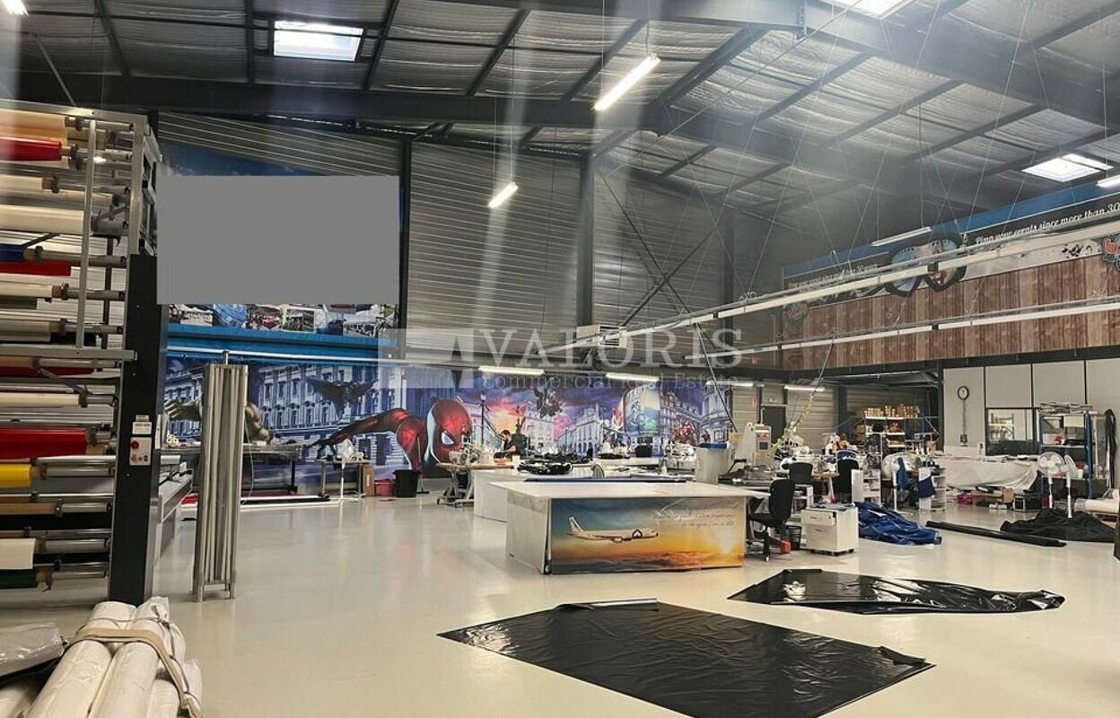 commerce  pièces 1310 m2 à louer à Saint-Quentin-Fallavier (38070)