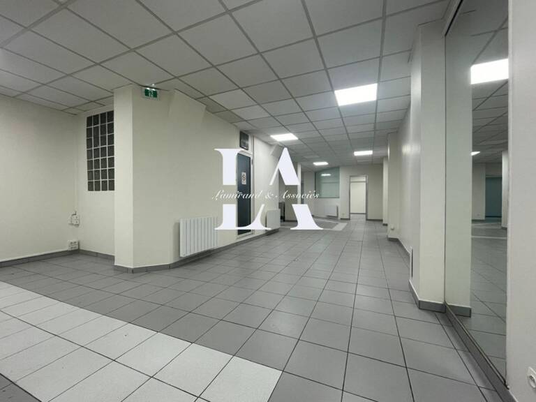 Bureaux 6 et plus à PARIS 9ème — photo 1