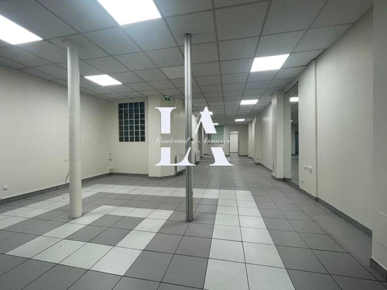 Bureaux 6 et plus à PARIS 9ème — photo 1