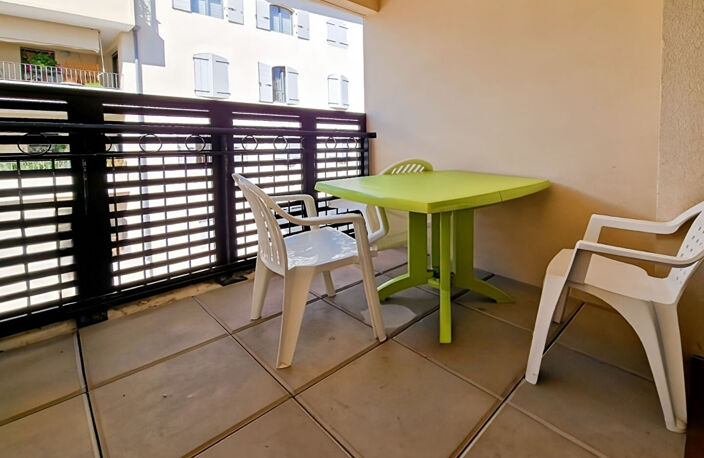 A VENDRE - Appartement T2 bis avec balcon, sur Uzès (parking ... — photo 4