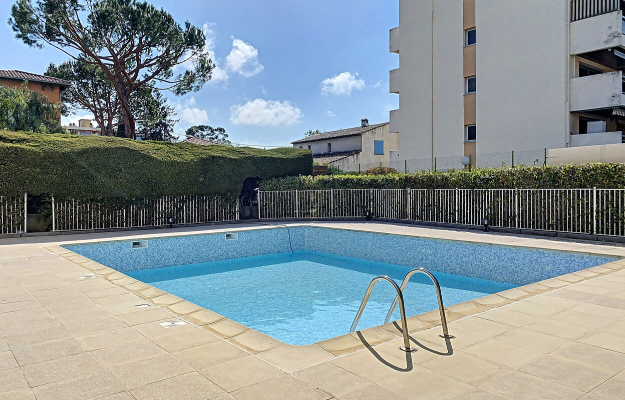 appartement 2 pièces 34 m2 à vendre à Cagnes-sur-Mer (06800)