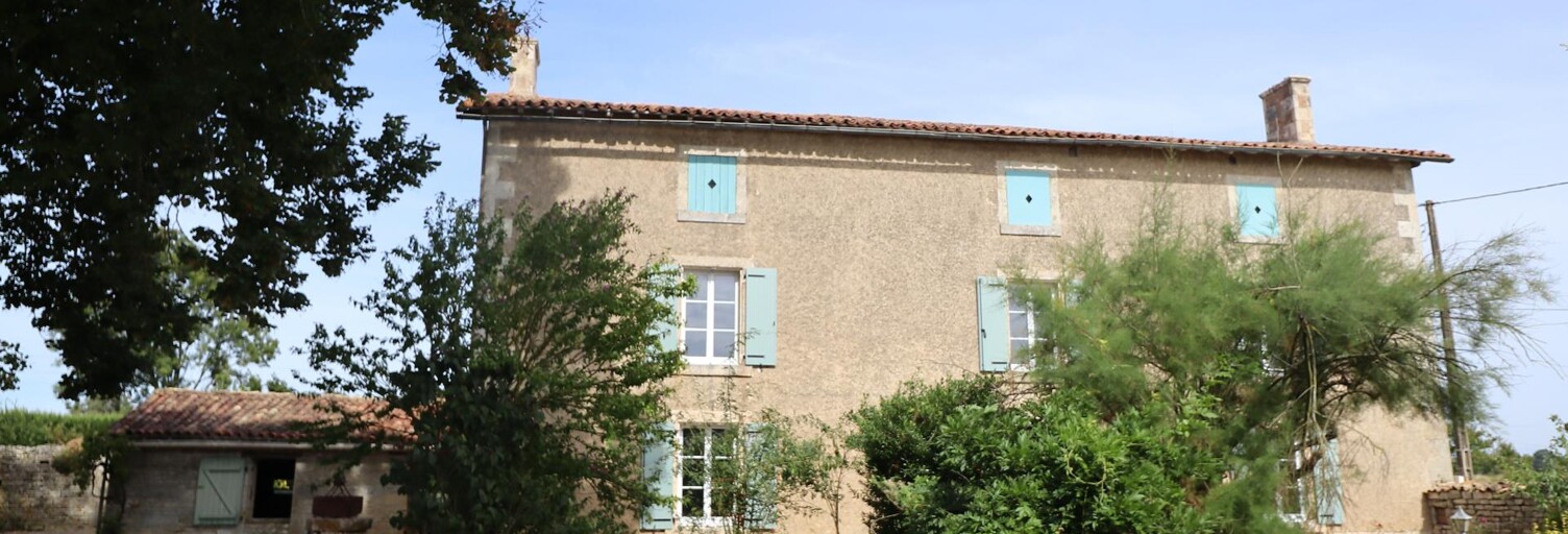 Maison 7 Pièces 274 m² à vendre à Rouillé (86480)