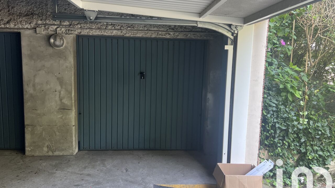 garage  pièces 16 m2 à vendre à Évry (91000)