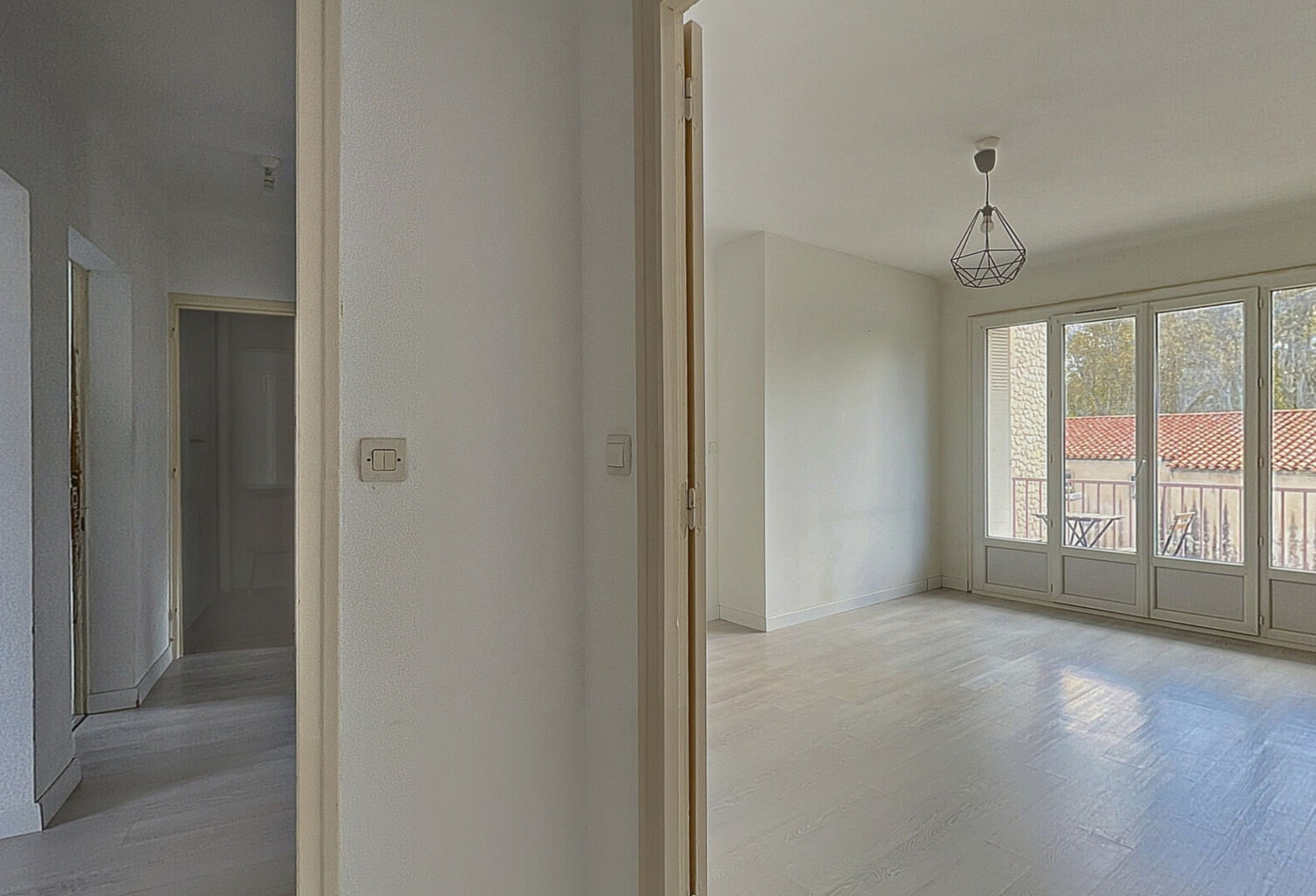 Appartement de 89 m2  avec balcon, parking libre et cellier, 2eme etage. — photo 1