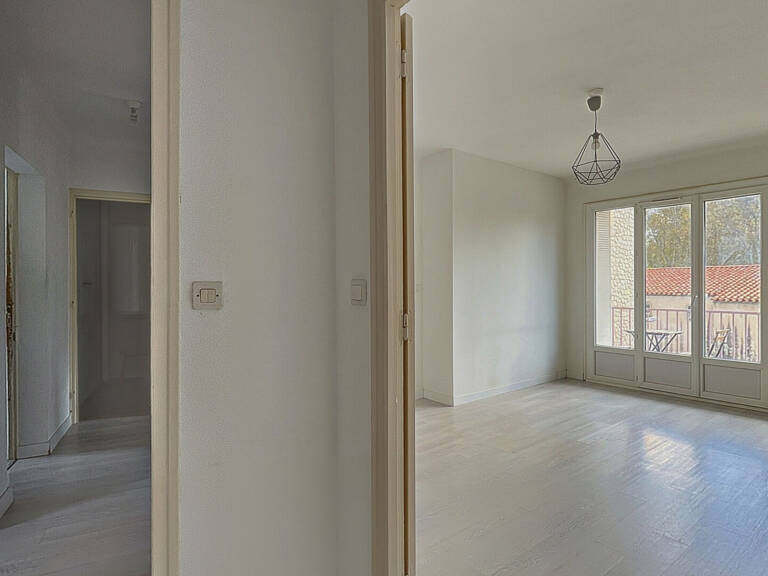 Appartement de 89 m2  avec balcon, parking libre et cellier, 2eme etage. — photo 1