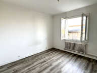 Appartement de 89 m2  avec balcon, parking libre et cellier, 2eme etage. — photo 3