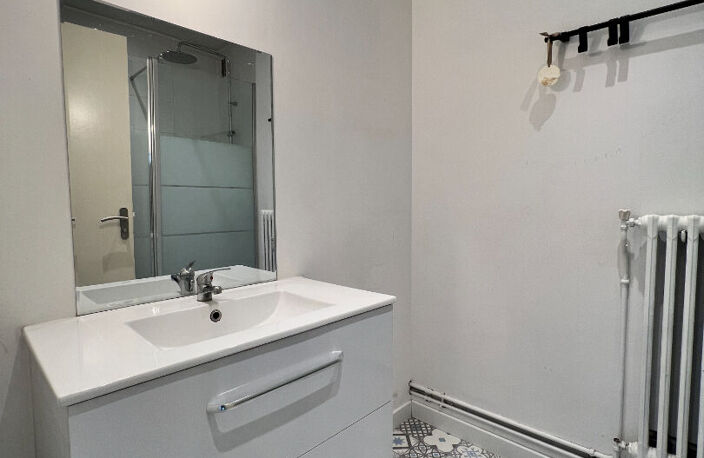 Appartement de 89 m2  avec balcon, parking libre et cellier, 2eme etage. — photo 5