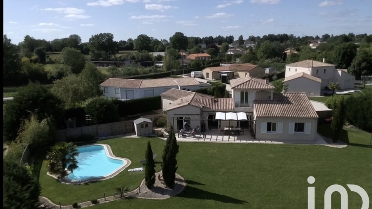 maison 7 pièces 169 m2 à vendre à Bressuire (79300)