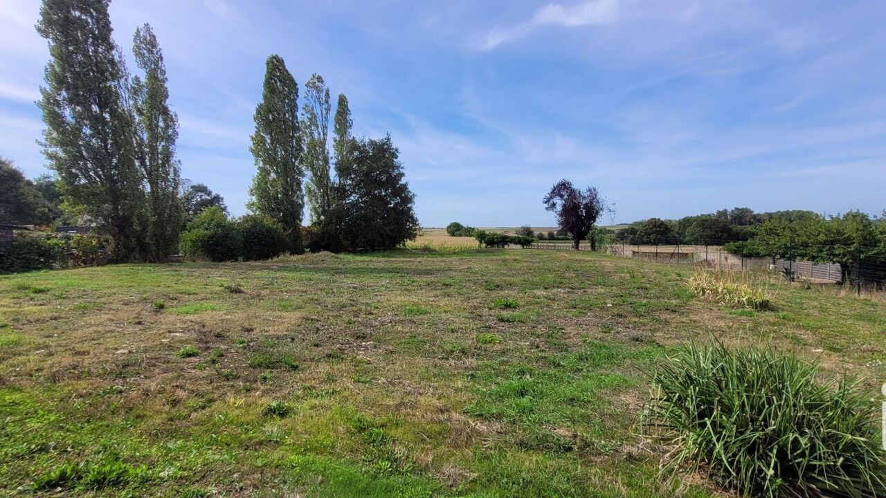 terrain  pièces 1557 m2 à vendre à Saint-Jouin-de-Marnes (79600)