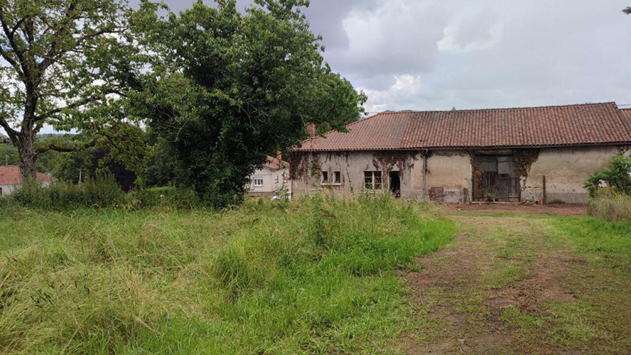 maison 4 pièces  m2 à vendre à Chabanais (16150)