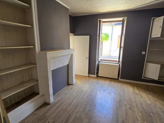 MEILLANT: Maison T5 édifiée sur une parcelle de terrain d'u — photo du bien