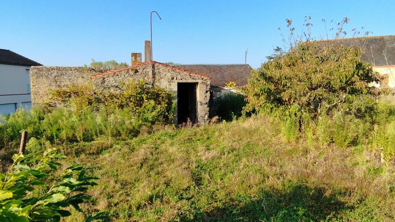 immeuble  pièces 810 m2 à vendre à Port-Saint-Père (44710)