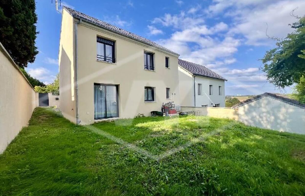 maison 5 pièces 103 m2 à vendre à Combs-la-Ville (77380)