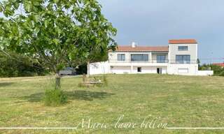 Maison 8 Pièces 232 m² à vendre à Le Fenouiller (85800)