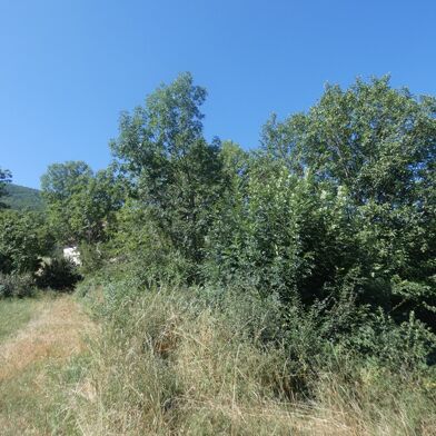 Terrain 700 m²