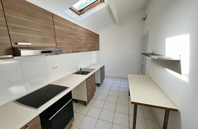 location appartement 980 € CC /mois à proximité de Mimet (13105)