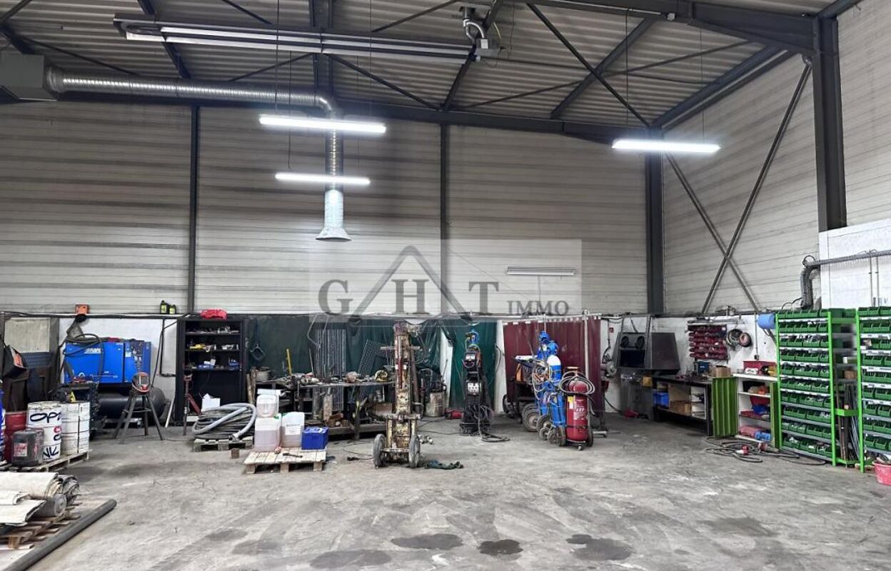 local industriel  pièces 1000 m2 à vendre à Santeny (94440)