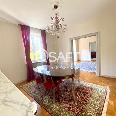 Appartement 8 pièces 204 m²