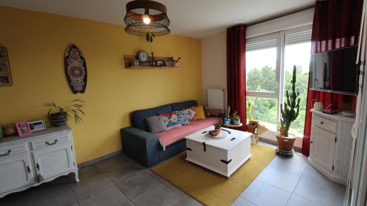 appartement 3 pièces 61 m2 à vendre à Vénissieux (69200)