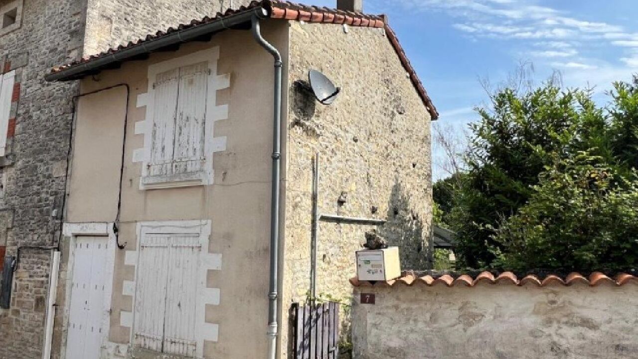 maison 2 pièces 26 m2 à vendre à Nanteuil-en-Vallée (16700)