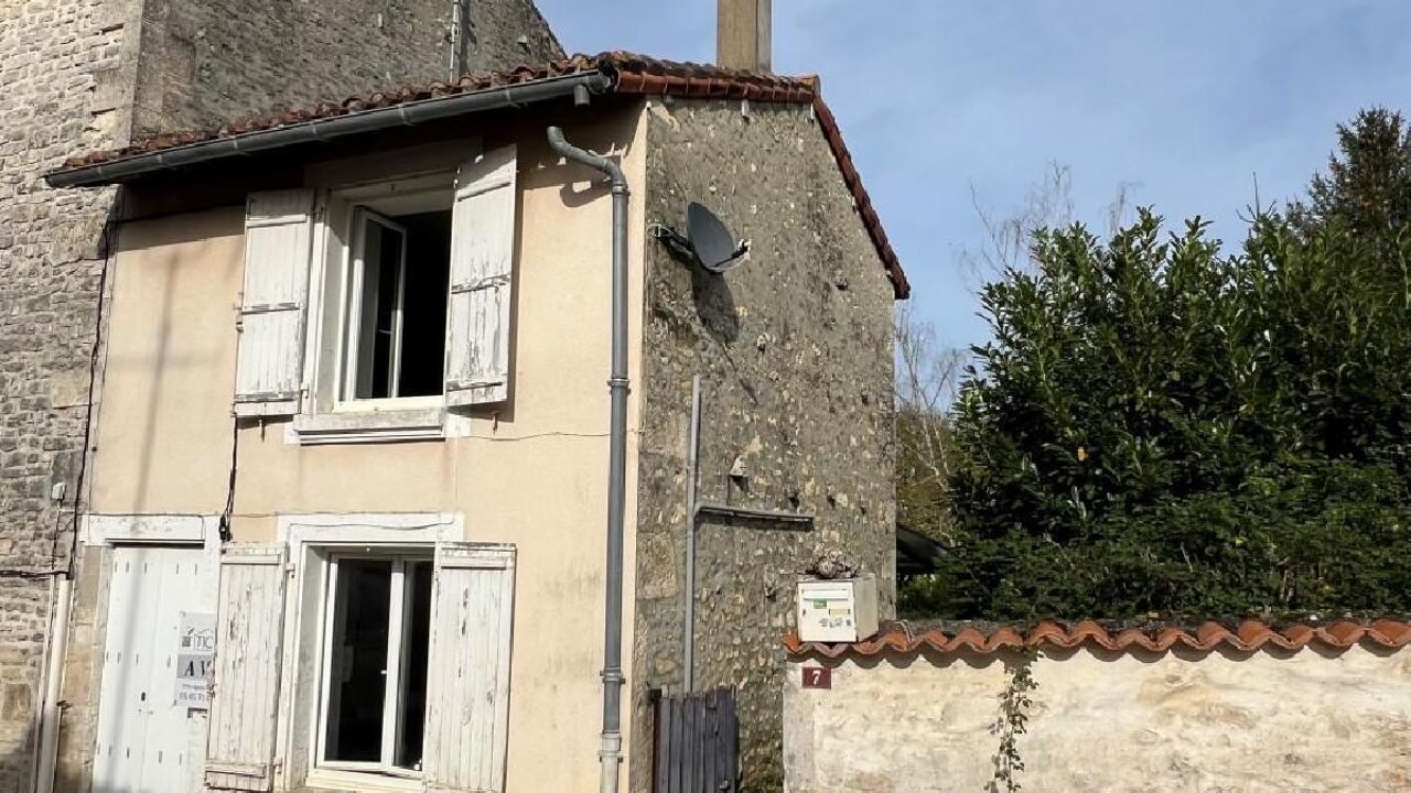 maison 2 pièces 26 m2 à vendre à Nanteuil-en-Vallée (16700)