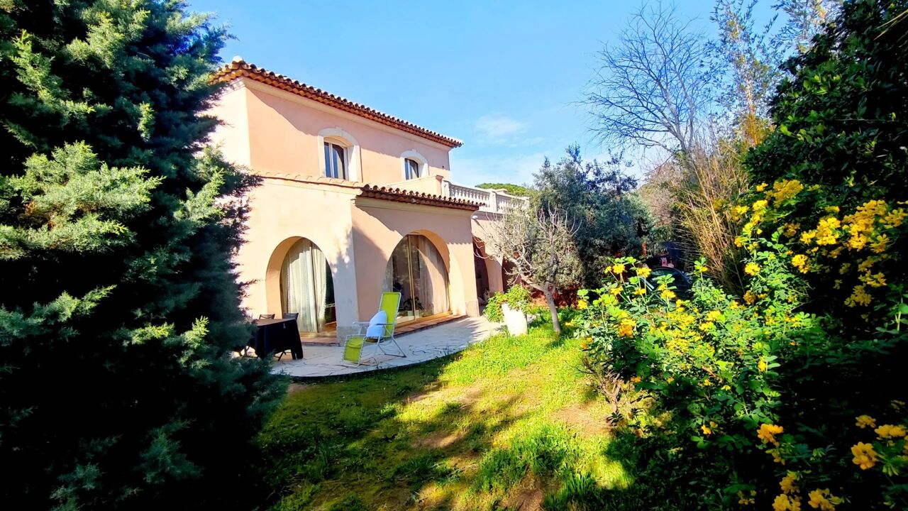 maison 6 pièces 180 m2 à vendre à Fréjus (83600)