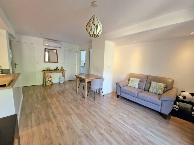 SAINT-RAPHAËL LA LAUVE APPARTEMENT T3  RENOVE BALCONS CAVE — photo 1
