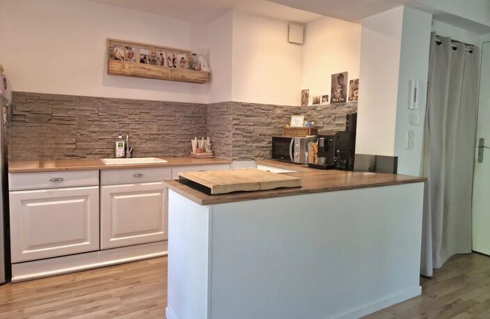 SAINT-RAPHAËL LA LAUVE APPARTEMENT T3  RENOVE BALCONS CAVE — photo 2