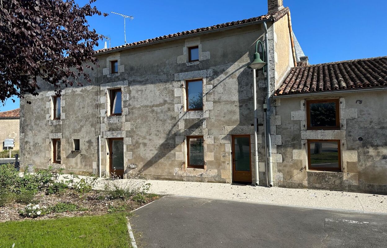 maison 7 pièces 214 m2 à vendre à Jardres (86800)