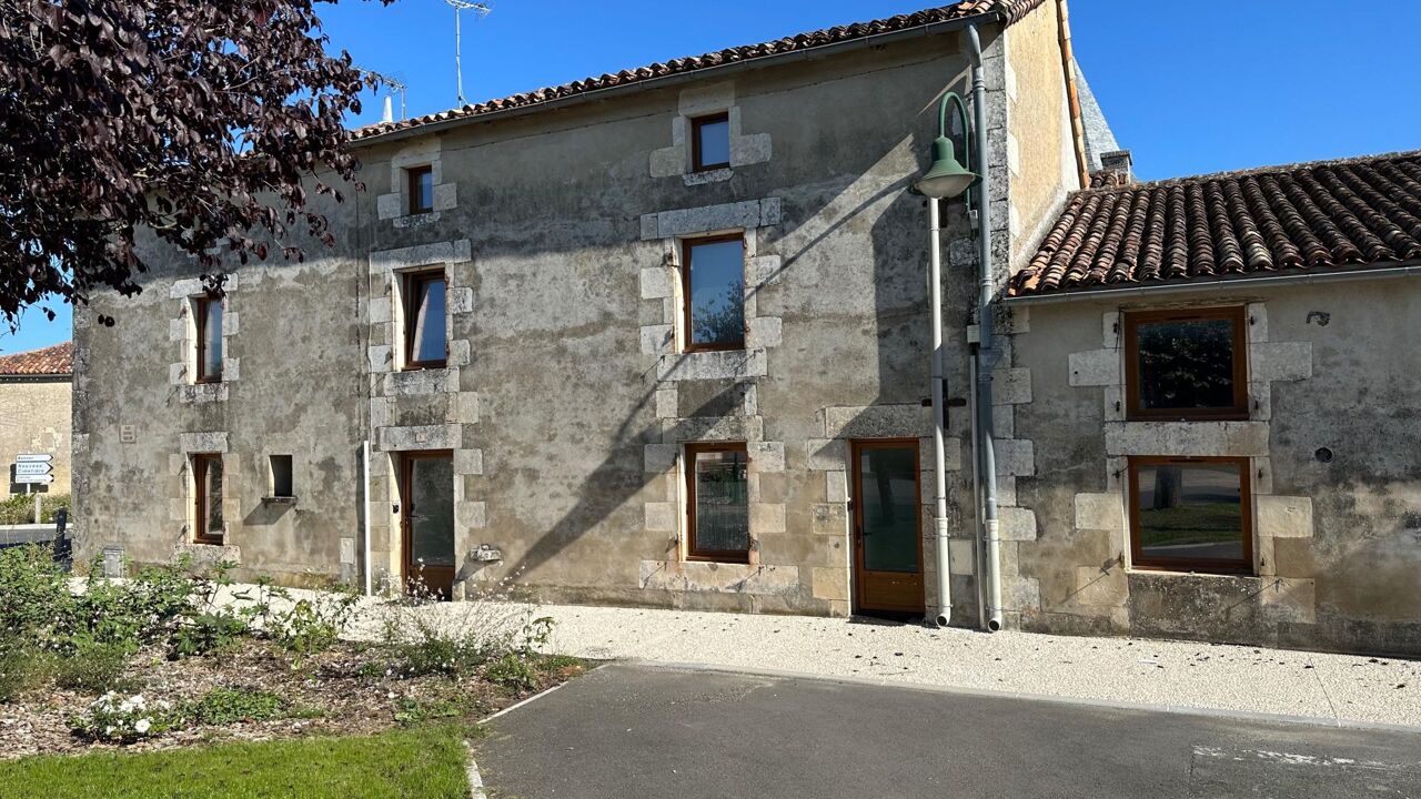 maison 7 pièces 214 m2 à vendre à Jardres (86800)