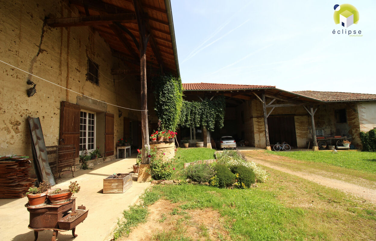 maison 5 pièces 253 m2 à vendre à Saint-Jean-sur-Veyle (01290)