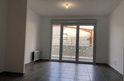 location appartement 725 € CC /mois à proximité de Roquevaire (13360)