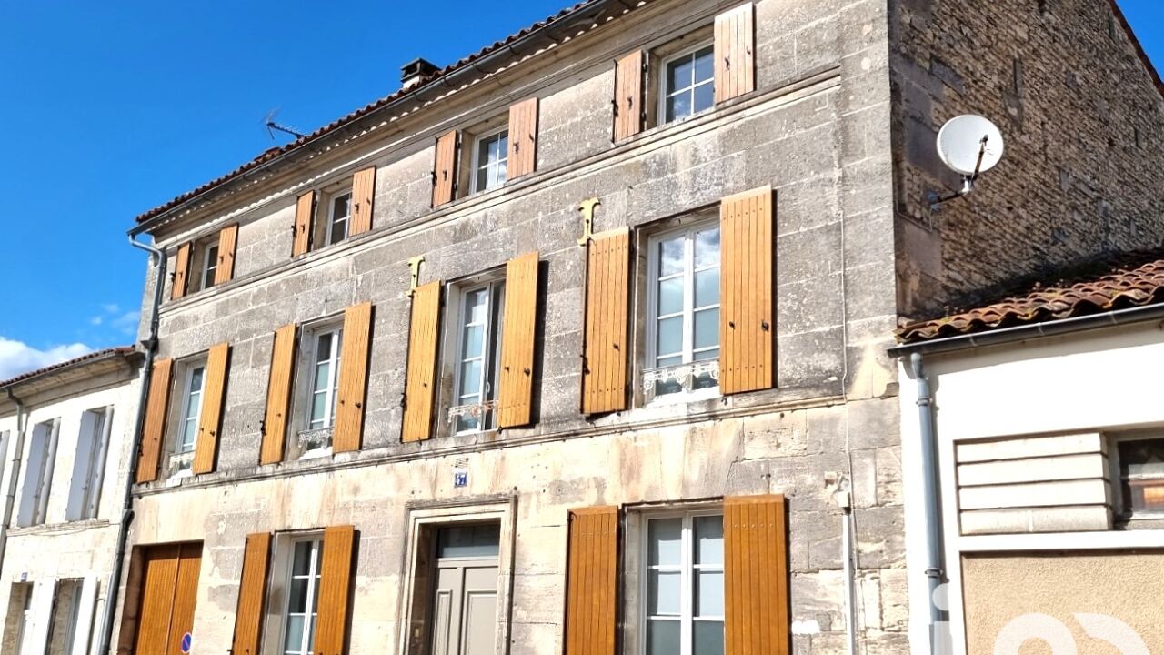 maison 9 pièces 220 m2 à vendre à Jarnac (16200)