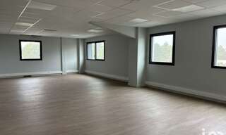 Commerce  246 m² à louer à La Tour-de-Salvagny (69890)