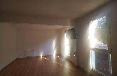 location appartement 680 € CC /mois à proximité de Villeneuve-Lès-Avignon (30400)