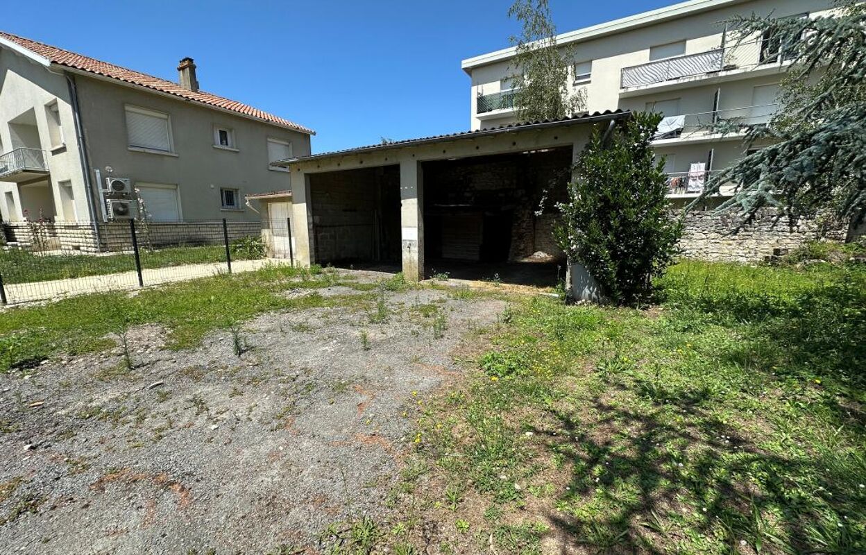 garage  pièces 70 m2 à vendre à Saintes (17100)