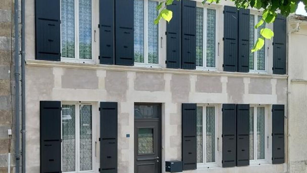 maison 4 pièces 163 m2 à vendre à Saint-Romain-de-Benet (17600)