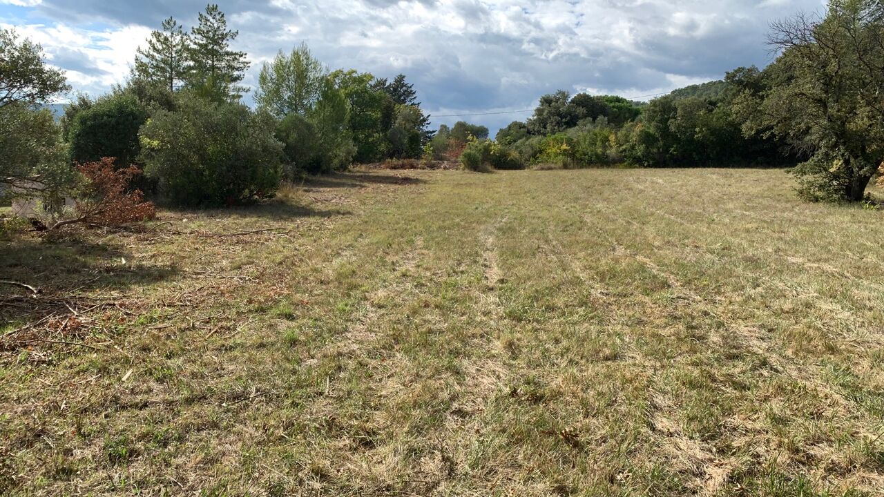 terrain 1300 m2 à construire à Camps-la-Source (83170)