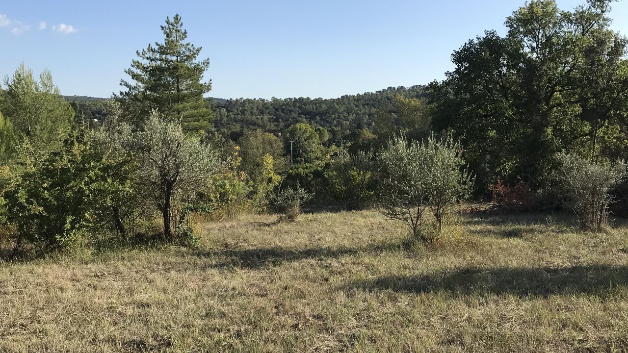 terrain 1250 m2 à construire à Camps-la-Source (83170)