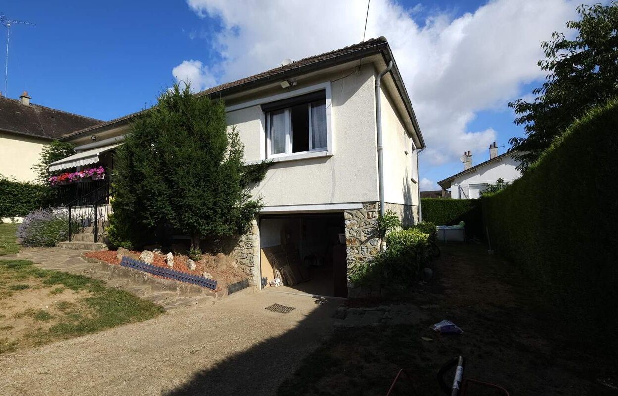 maison 7 pièces 118 m2 à vendre à L'Aigle (61300)