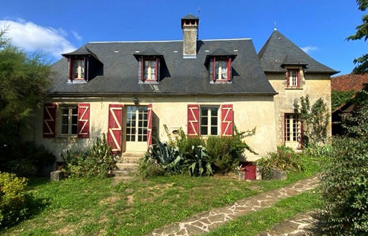 maison 10 pièces 205 m2 à vendre à Lanouaille (24270)