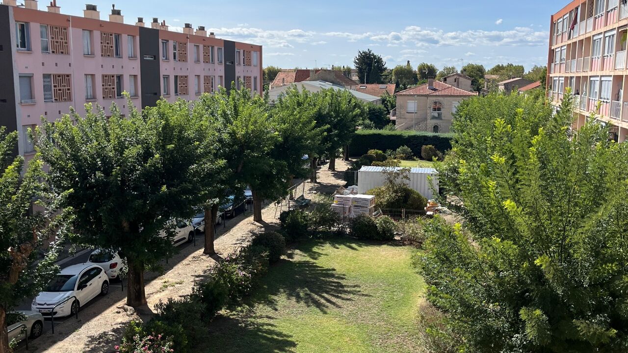 appartement 2 pièces 56 m2 à vendre à Salon-de-Provence (13300)