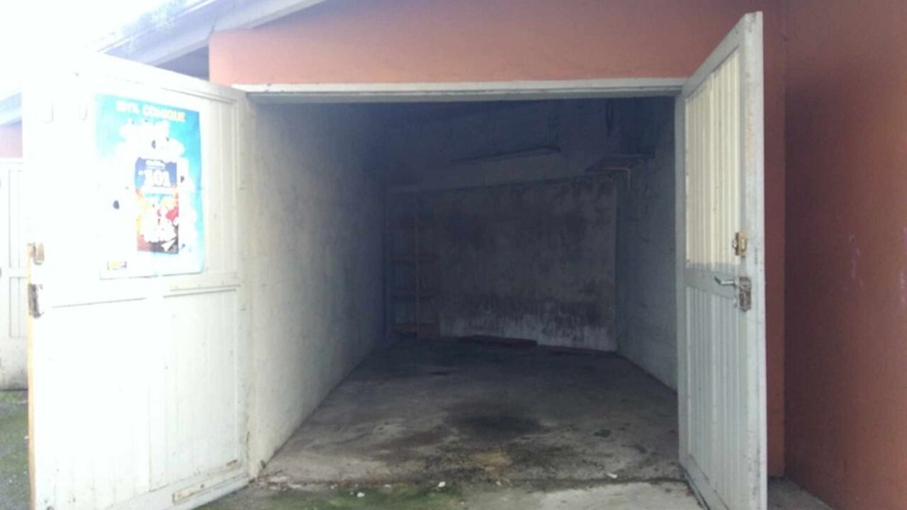 garage  pièces 15 m2 à vendre à Tarbes (65000)